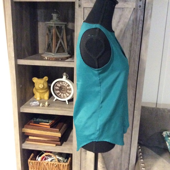 Mosimo Blouse 💜 - Picture 4 of 4